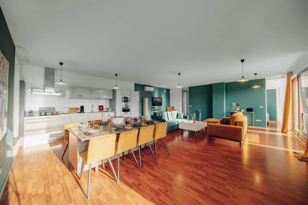 Design 3Bd Apartment Cooking Area In Architect Villa Praha Česká republika
